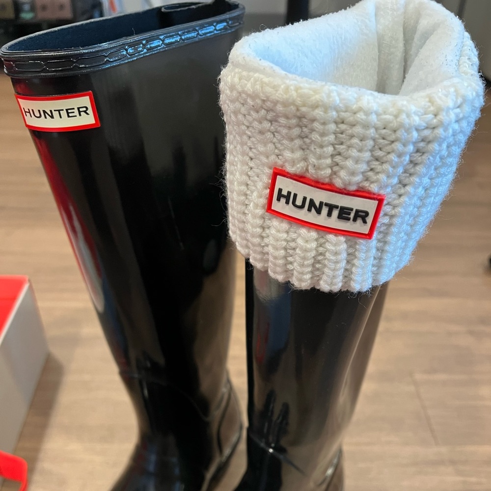 BARELY worn, like new size 9 black hunter boots